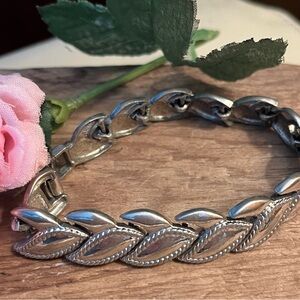 Monet Silver Tone Leaf Link Bracelet 7” Chunky Rope Edge VTG Style